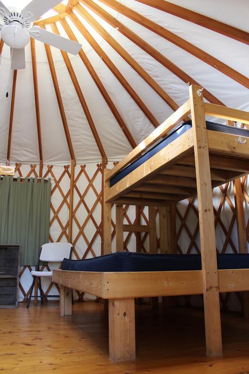 Готель Tranquil Timbers Yurt 3 Стерджен-Бей Екстер'єр фото